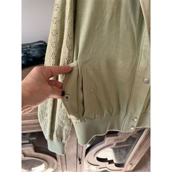 7 For All Mankind Embroidered Eyelet Sleeve Bomber Jacket Green Size Medium - Picture 5 of 13